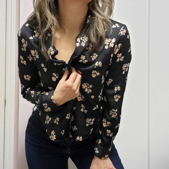 Dynamite Cropped Floral Silky Cherry Blossom Blouse - Picture 4 of 9